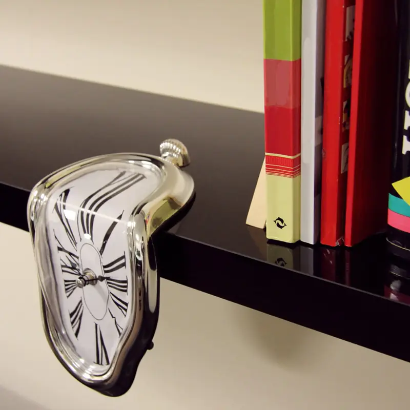 2022 New Novel Surreal Melting Distorted Wall Clocks - Image 4