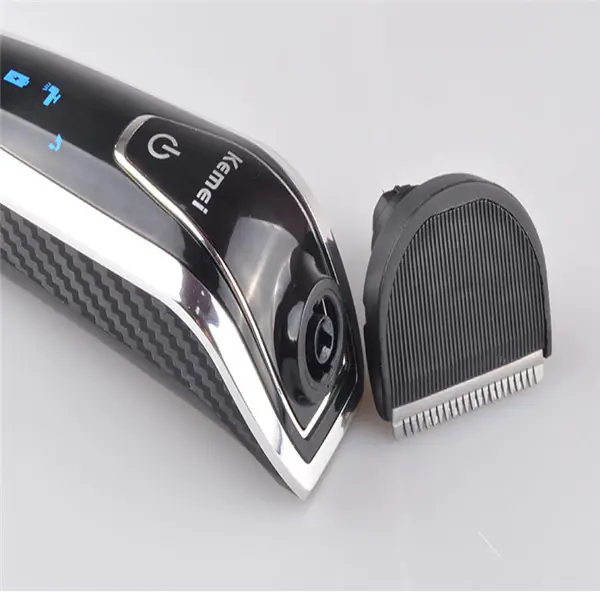 4-Blade Rechargeable Men's Shaver and Grooming Set - Image 4