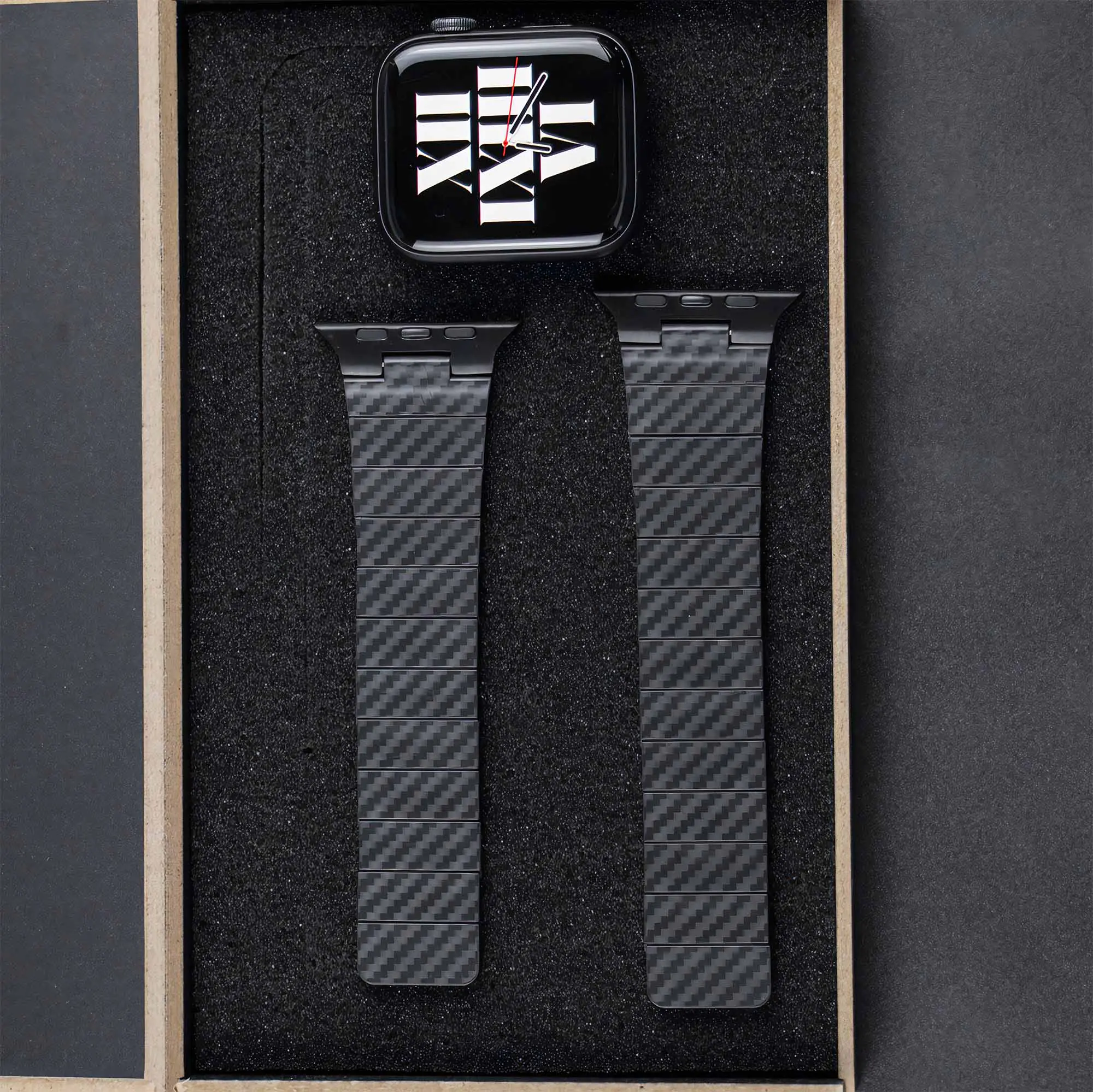 Carbon Fiber Magnetic Link Band for Apple Watch - Image 4