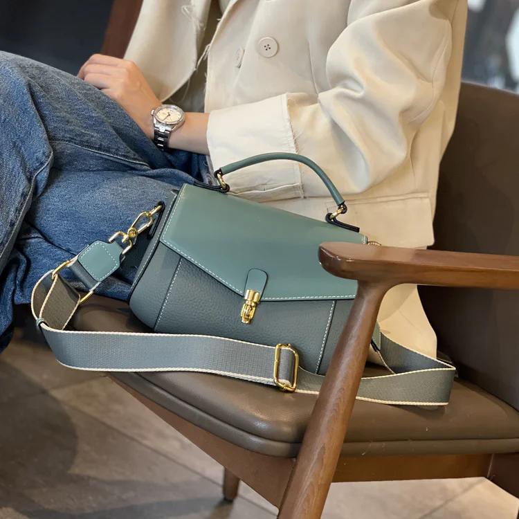 Chic Leather Crossbody Bag - Image 10