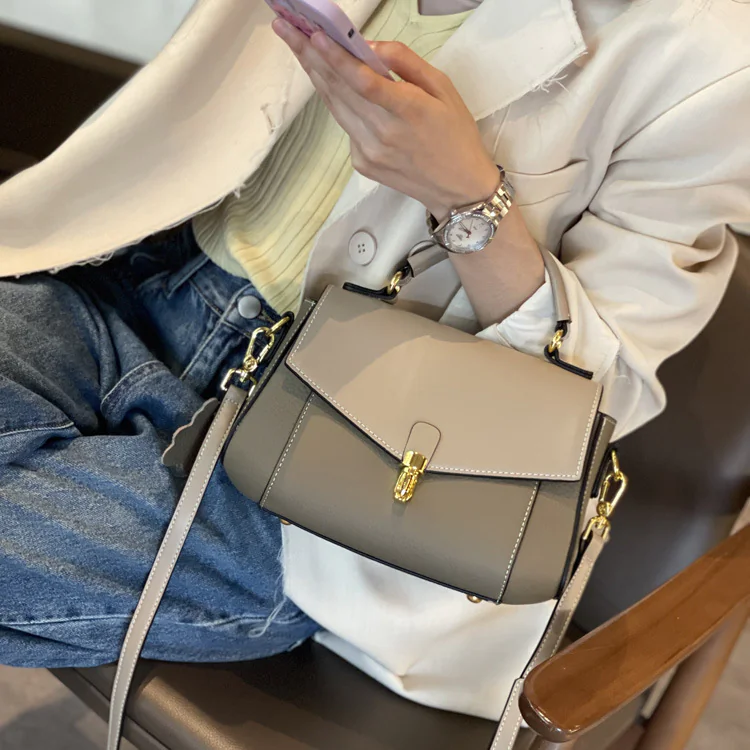 Chic Leather Crossbody Bag - Image 8