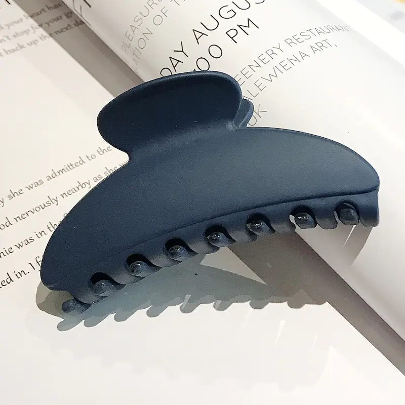 Elegant Large Hair Claw for Updos and Showers - Image 2
