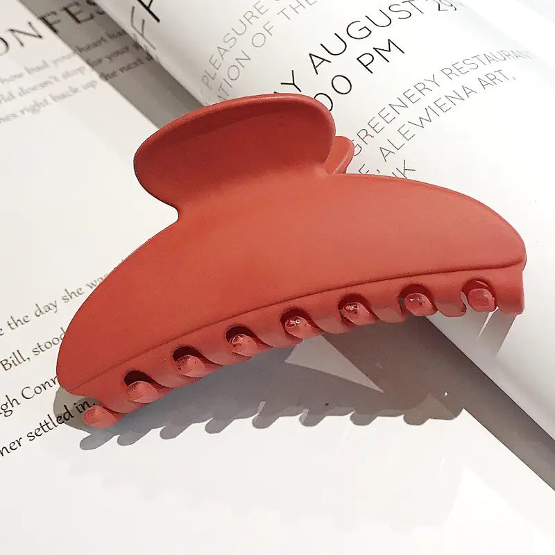 Elegant Large Hair Claw for Updos and Showers - Image 4