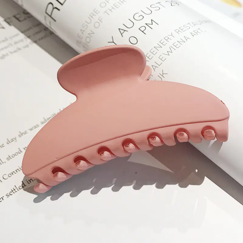 Elegant Large Hair Claw for Updos and Showers - Image 5