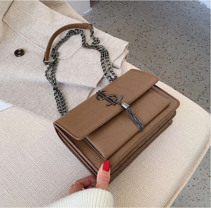 Fashionable Crocodile Pattern Tassel Women's Crossbody Bag - Image 3