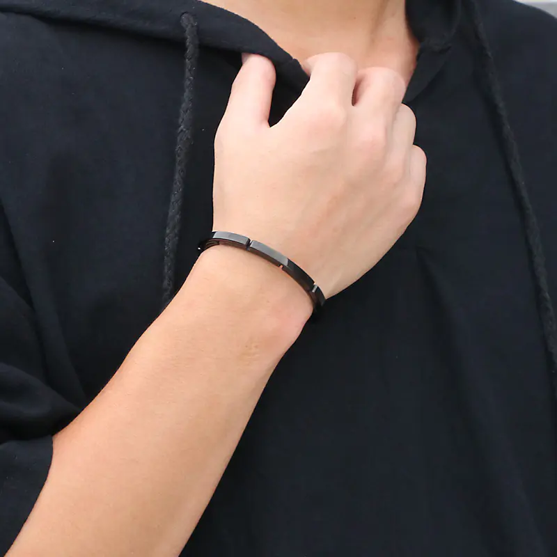 Fashionable Stainless Steel Couple Bracelet for All Occasions - Image 4