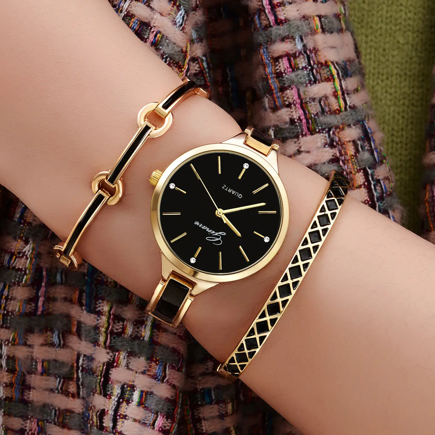 Fashionable Women's Quartz Watch and Bracelet Set - Image 8