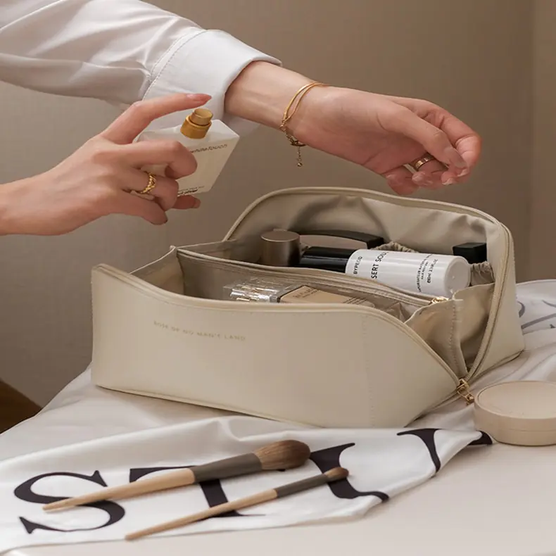 Female Storage Makeup Cases - Image 4