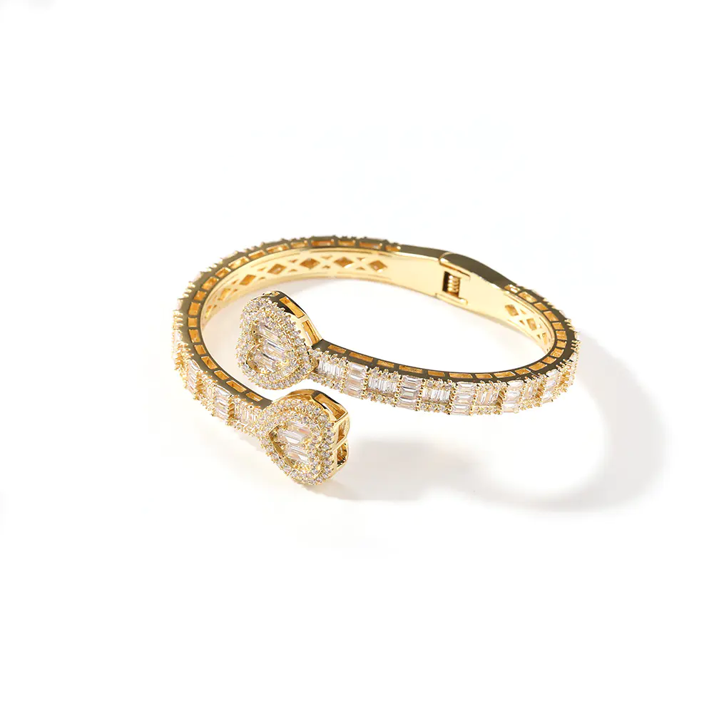 Geometric Diamond Love Spring Buckle Bracelet - Image 3