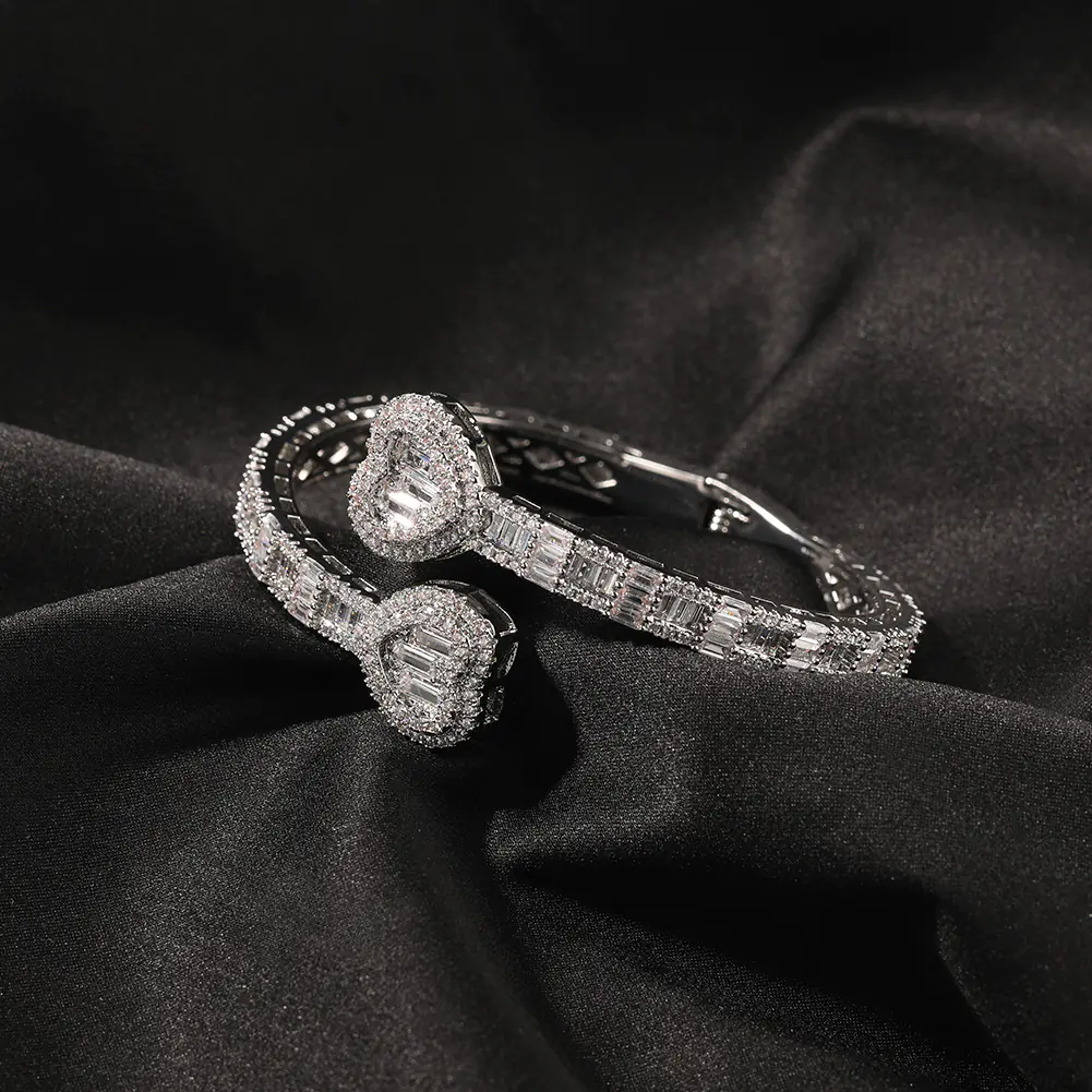 Geometric Diamond Love Spring Buckle Bracelet - Image 6