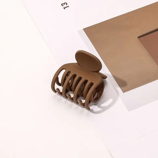 Geometric Flower Hair Clip Set - Image 15