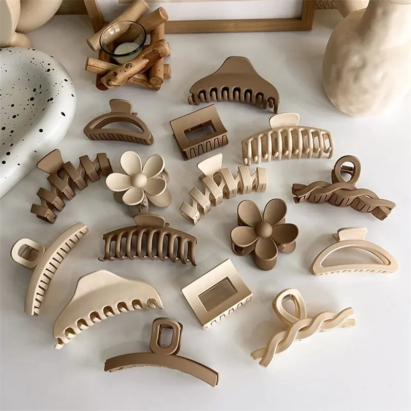 Geometric Flower Hair Clip Set - Image 5