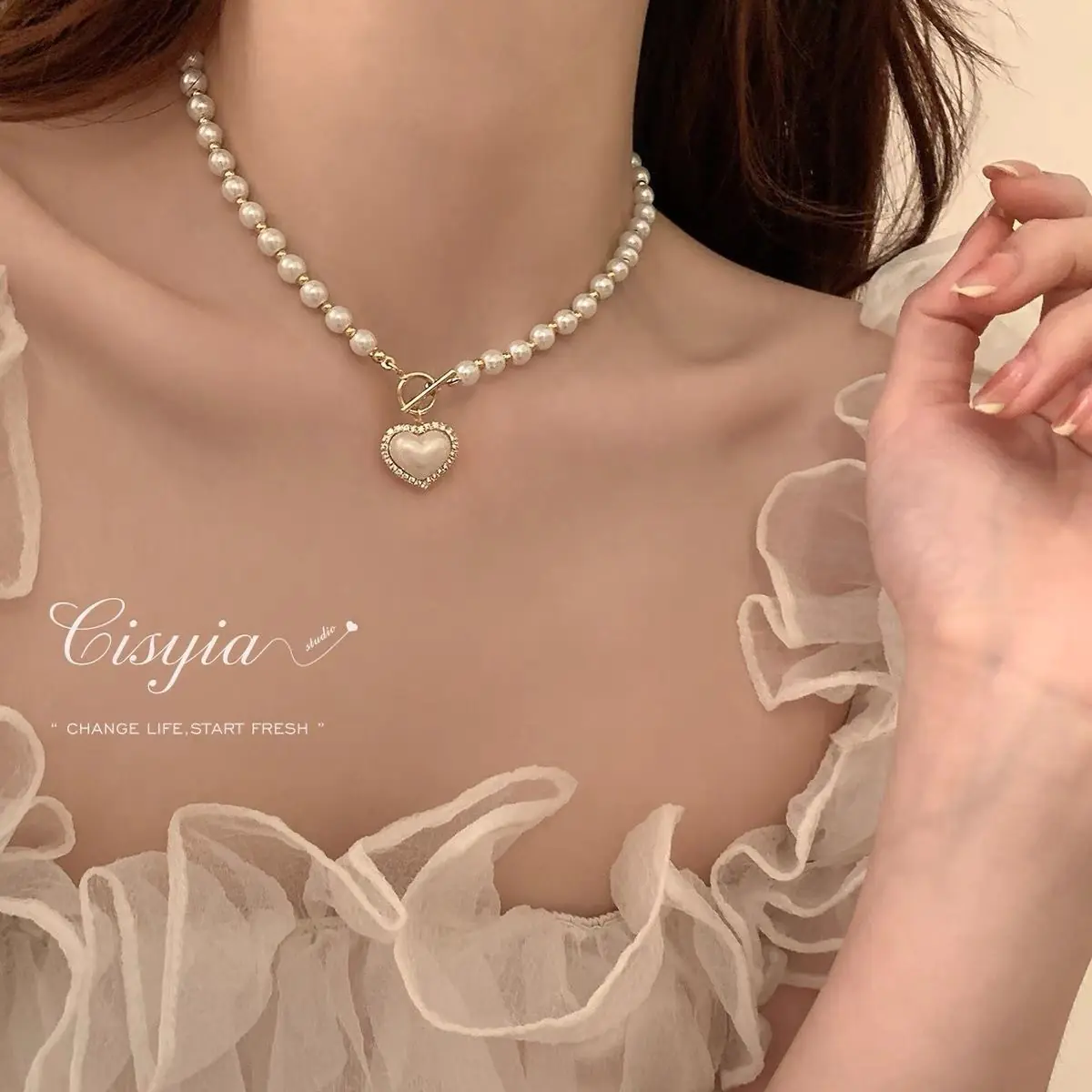 Heart-Shaped Faux Pearl Beads Necklace (One Piece) - Image 2