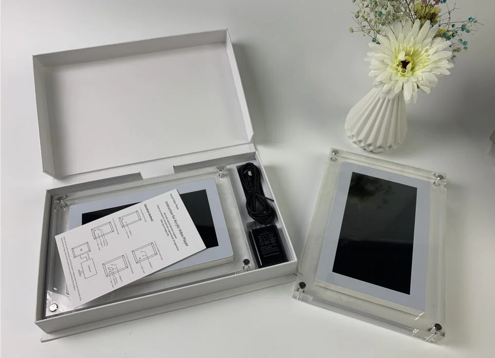 High-Resolution Display with Built-In Battery - Image 2