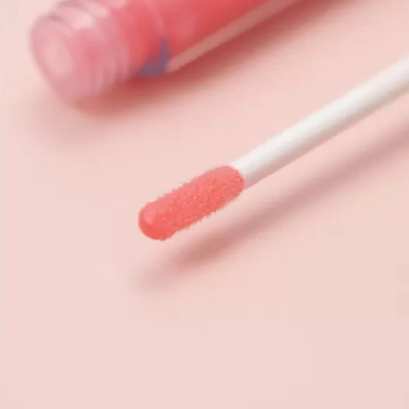 Lustre Lip Gloss - Rockstar (09) - Image 3