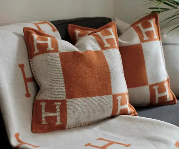 Luxury H Blanket - Image 3