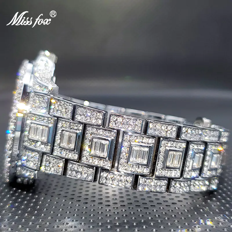 Men's Calendar Quartz Diamond Watch - Image 4