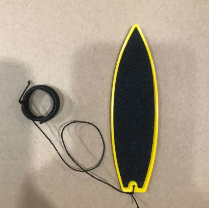 Mini Surfboard Finger Toy - Image 5