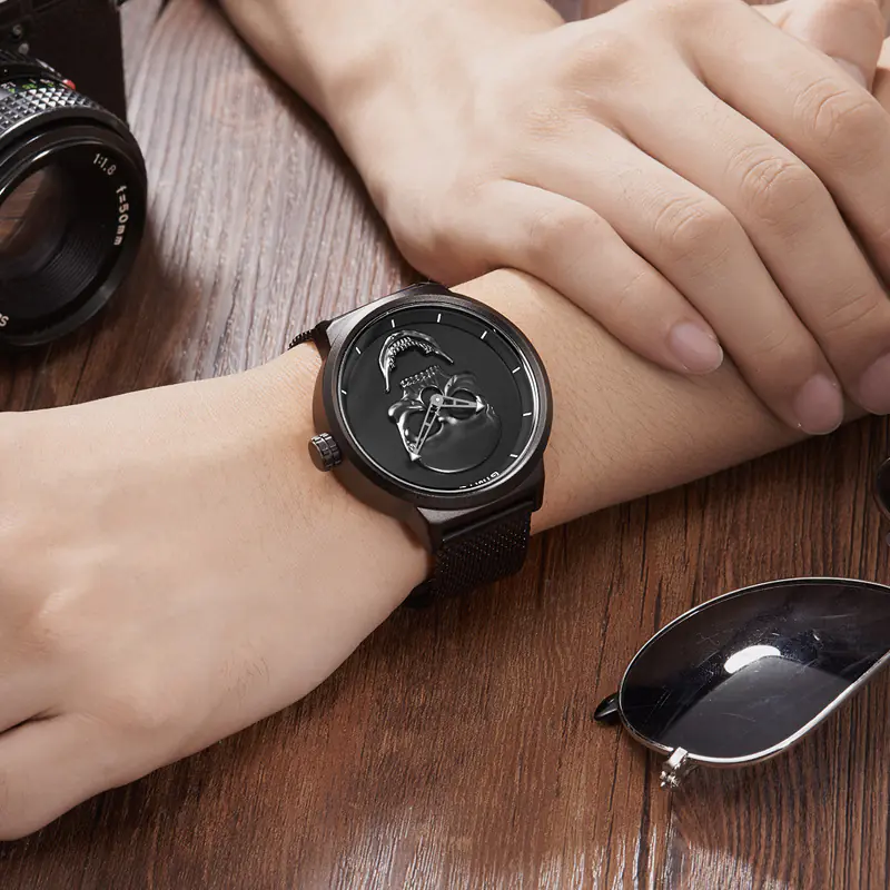 Skull Men's Watch with Black Metal Mesh Band - Image 3