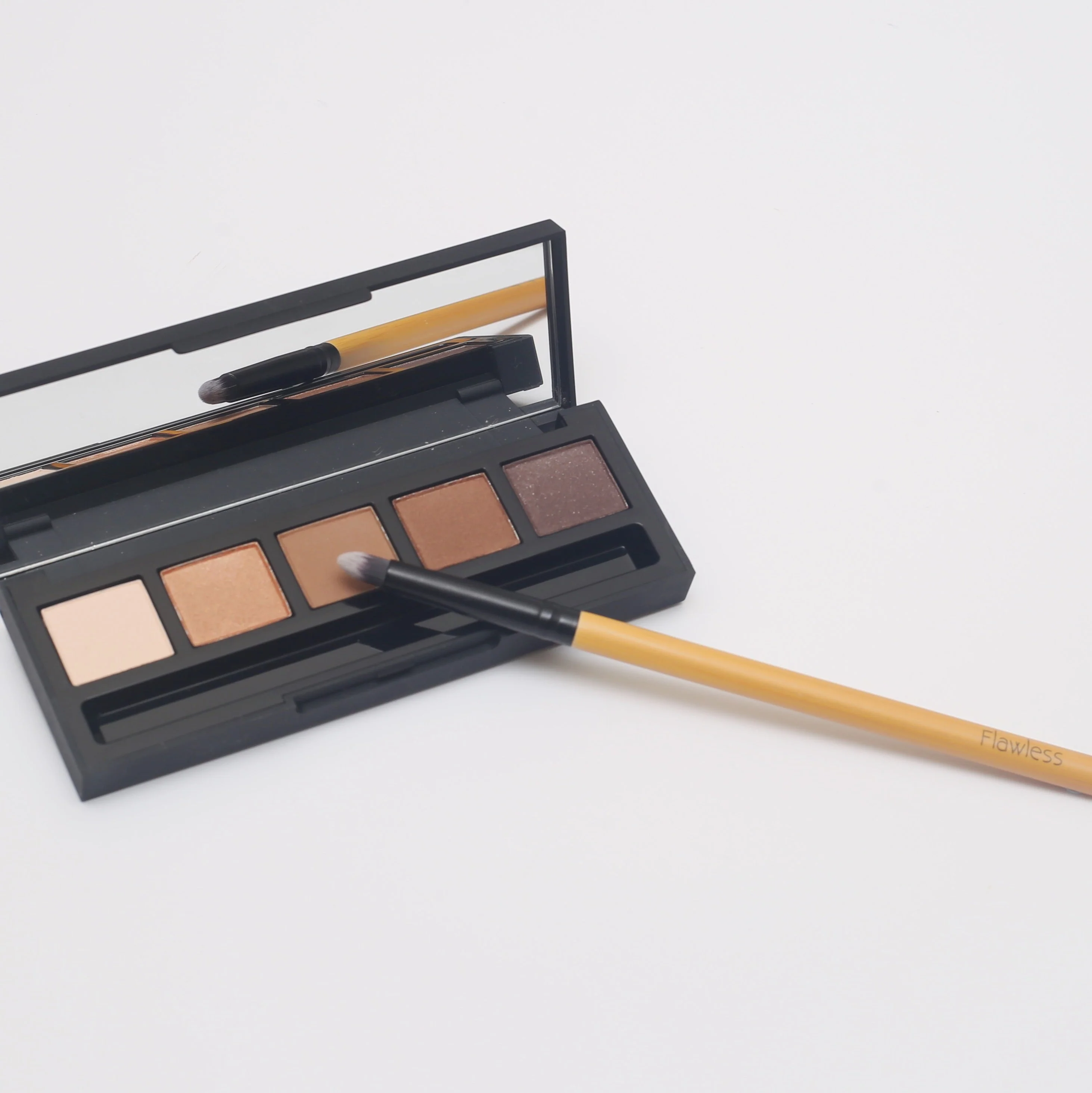 The Flawless Bamboo Smudge Brush - Image 5
