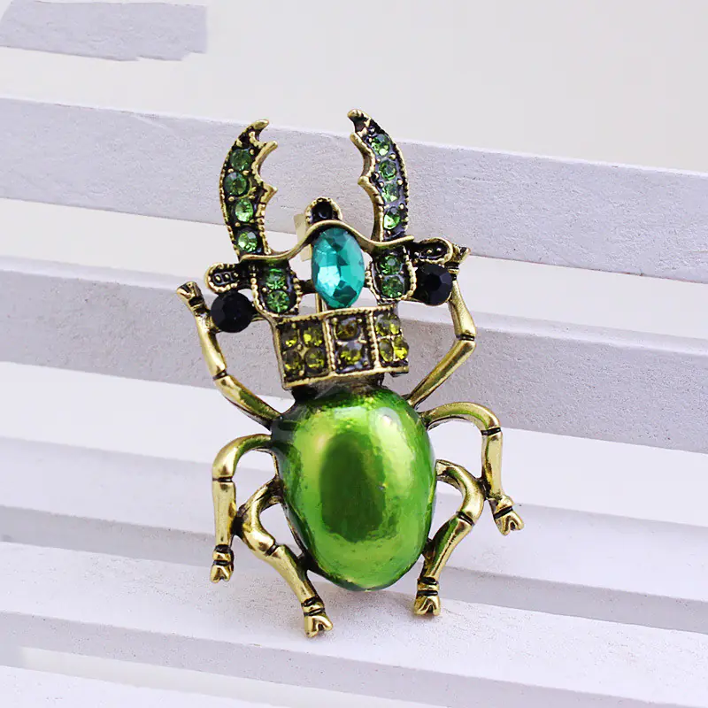 Stylish Resin Insect Brooch for Men and Women - Image 7