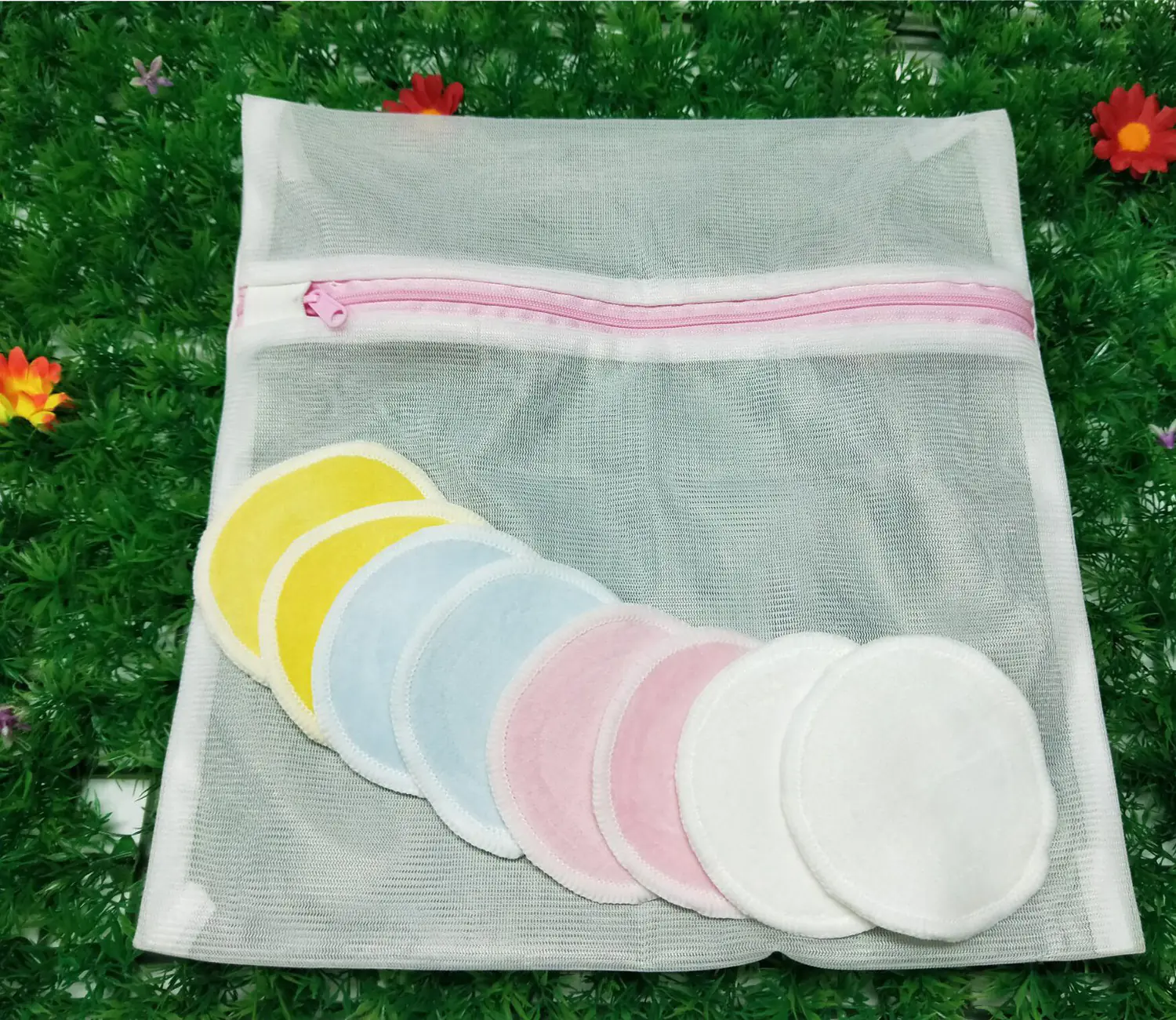 Velvet Bamboo Fiber Makeup Remover Pads Set - Image 3