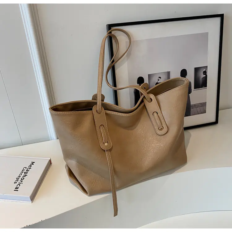 Western Style One Shoulder Commuter Bag Fashion Large Capacity Totes - Image 12