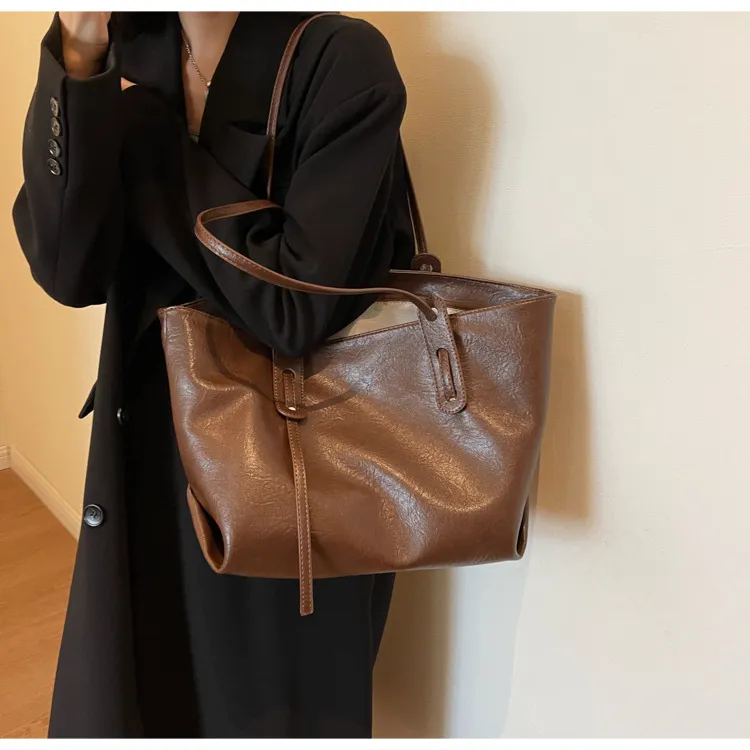 Western Style One Shoulder Commuter Bag Fashion Large Capacity Totes - Image 2