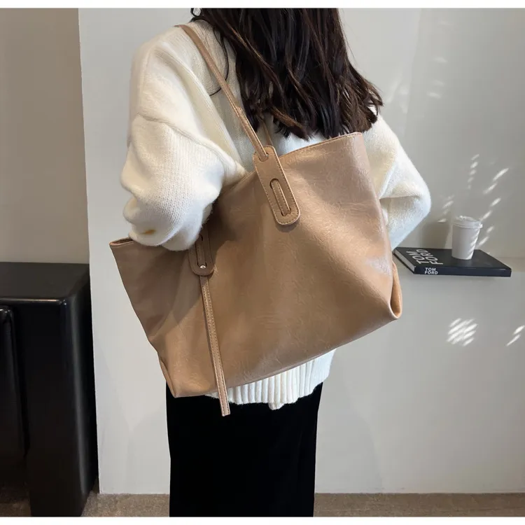 Western Style One Shoulder Commuter Bag Fashion Large Capacity Totes - Image 3