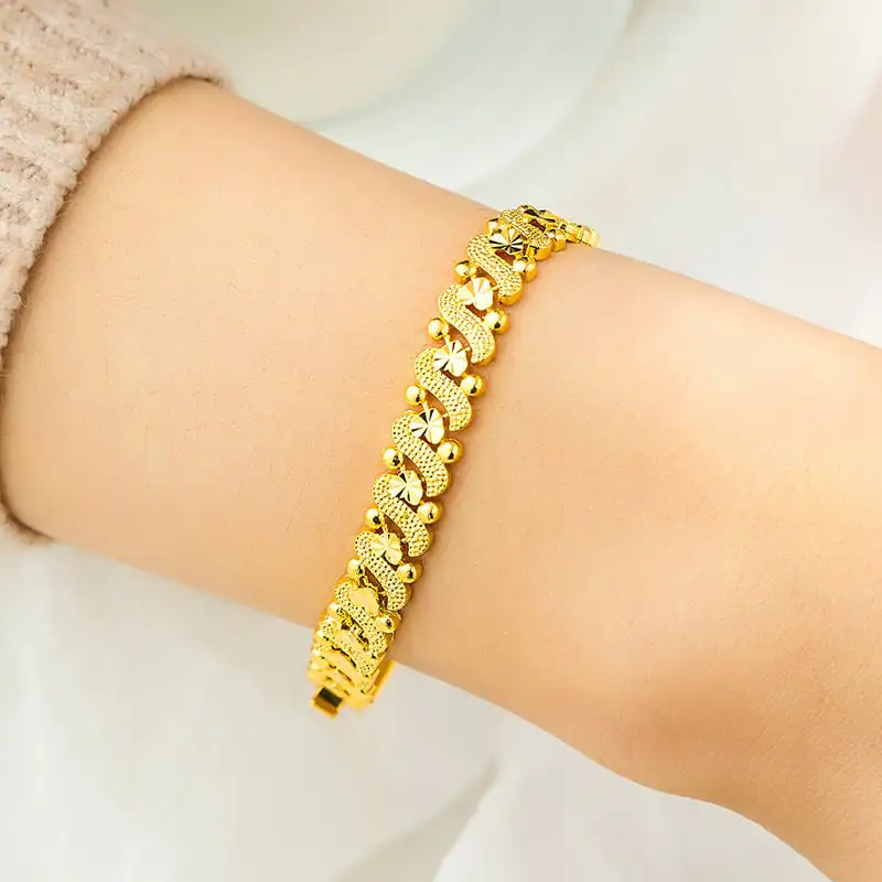 Women's Heart-Shaped Ethnic Flower 18K Gold Bracelet