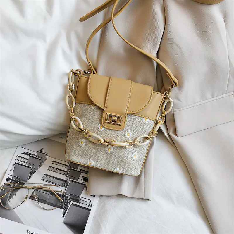 Woven Women's Shoulder Crossbody Bag with Acrylic Chain - Image 2